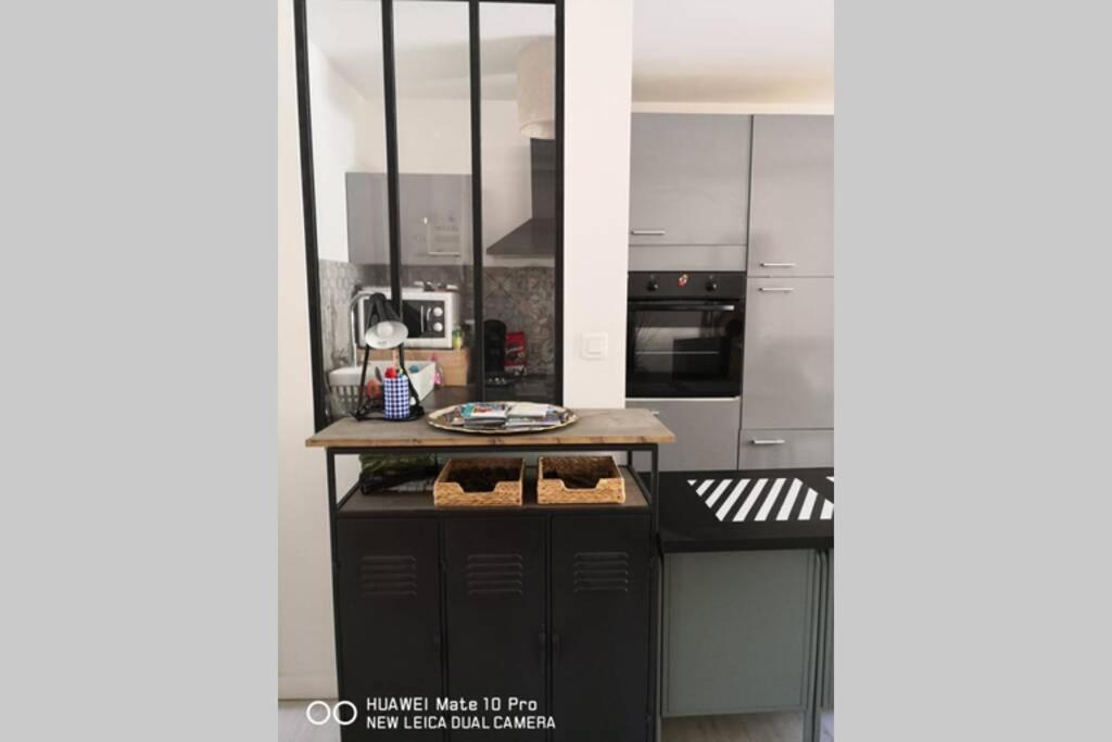 Appartement Avec Jardin Privatif Centre Ville Hyeres Exterior photo